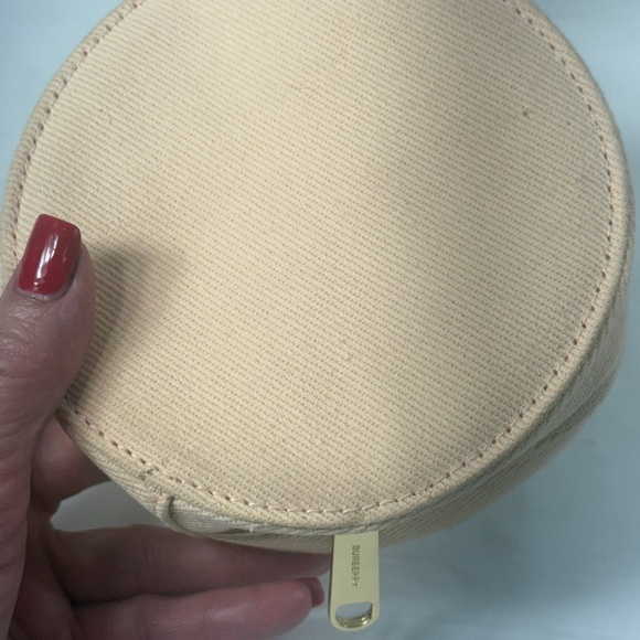 Burberry round cosmetic pouch bag - Picture 14 of 14